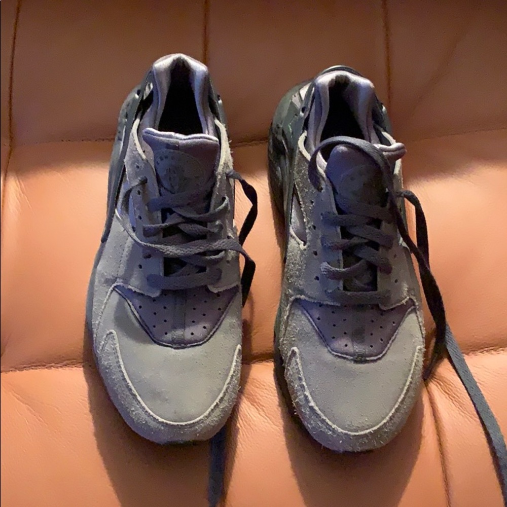 Grey suede hurraches